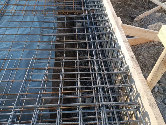 Beebau construction — monolith10_1777296717393