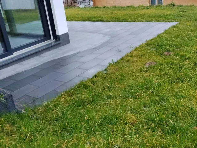 Beebau construction — paving04_1777290977555