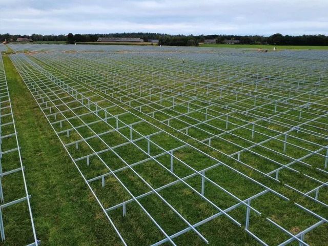 Beebau construction — solar07_1777312194737